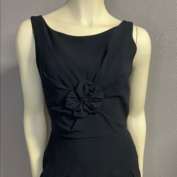 BCBGMaxAzria Dresses & Skirts - Elegant bcbgmaxazria Black Sleeveless Dress with Floral Detail